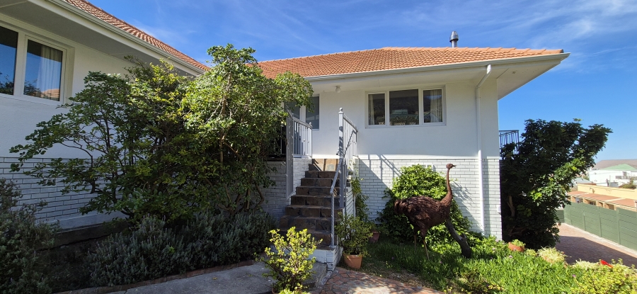 2 Bedroom Property for Sale in Kalk Bay Western Cape